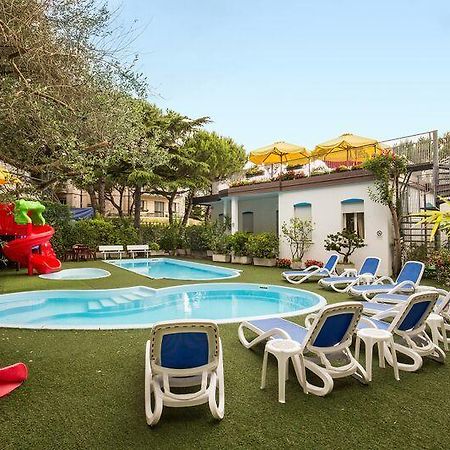 Hotel Manzoni リド・ディ・イエゾロ エクステリア 写真