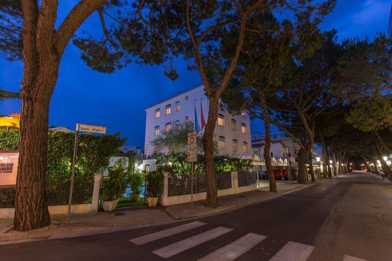 Hotel Manzoni リド・ディ・イエゾロ エクステリア 写真