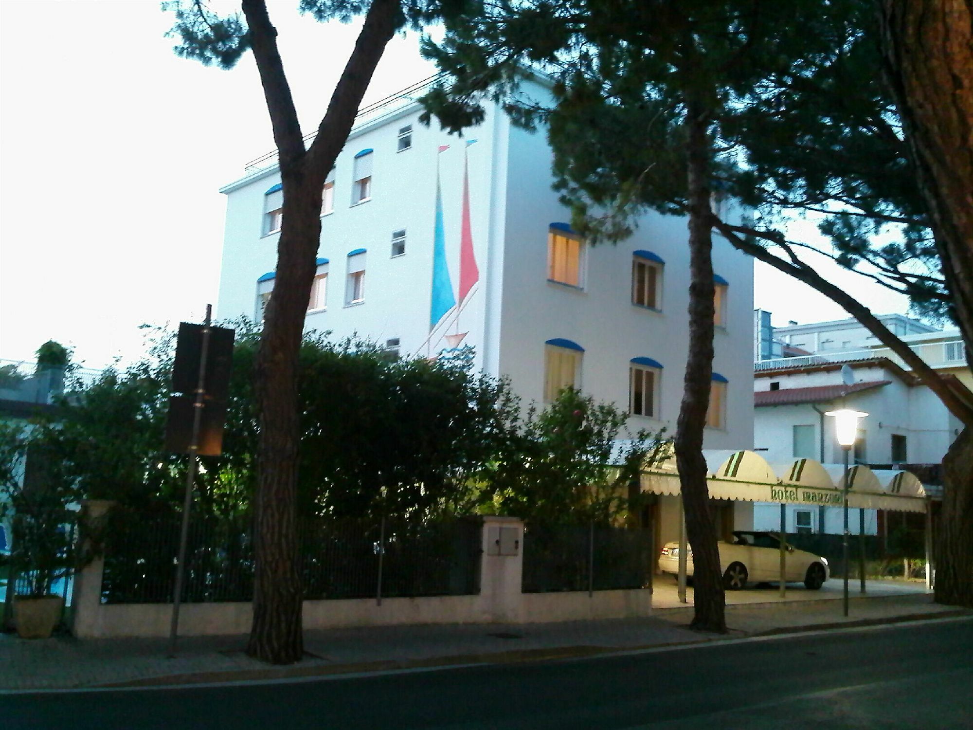 Hotel Manzoni リド・ディ・イエゾロ エクステリア 写真